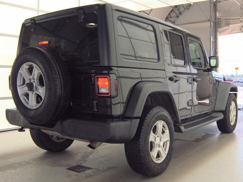 Used 2022 Jeep Wrangler Unlimited Sport AWD/4WD image 4