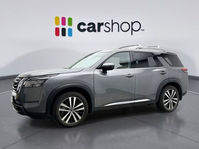 Used 2024 Nissan Pathfinder Platinum w/ Cargo Package
