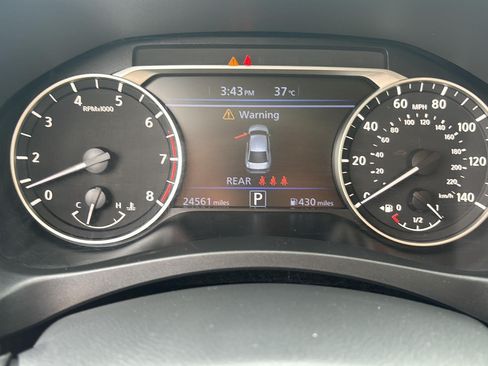 Used 2025 Nissan Altima 2.5 SV FWD image 15