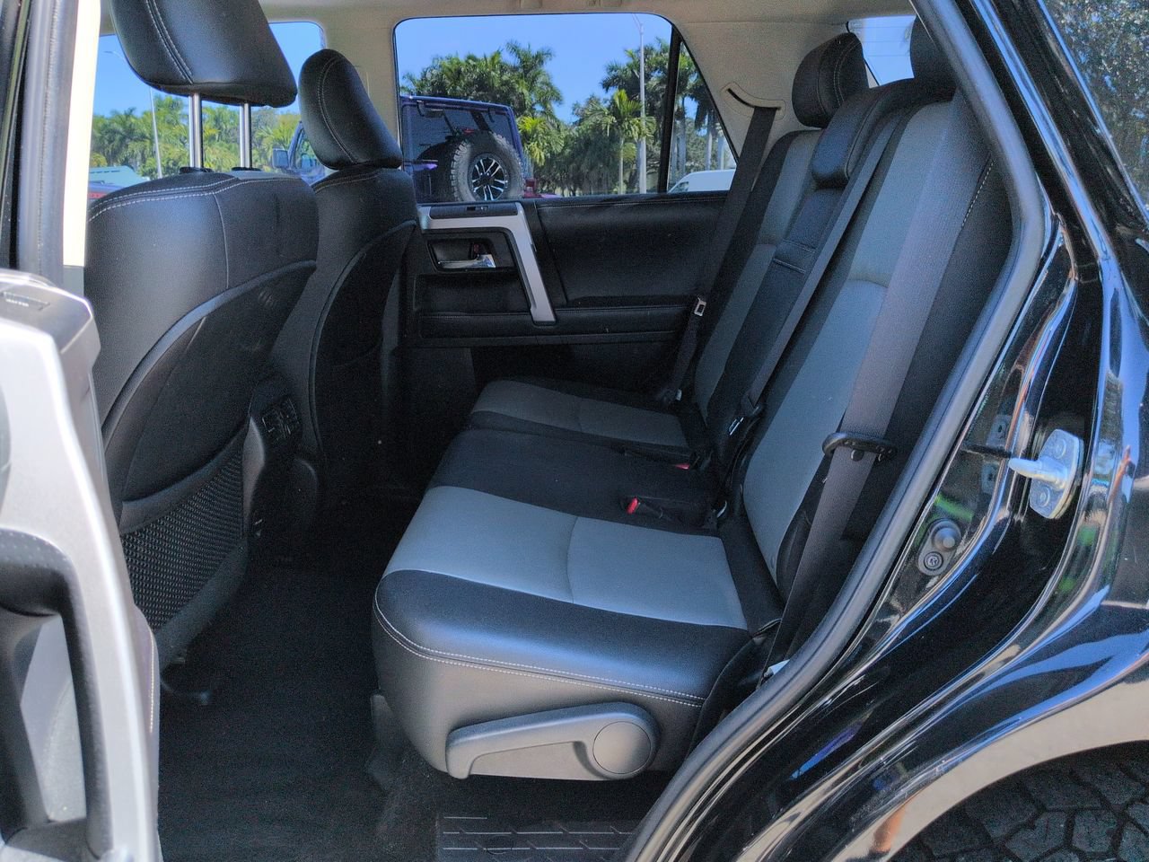 Used 2017 Toyota 4Runner SR5 Premium RWD image 14