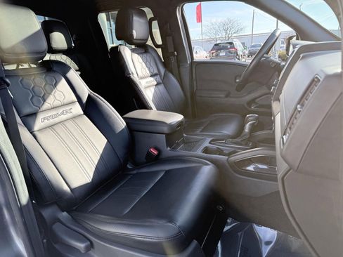 Used 2022 Nissan Frontier PRO-4X image 24