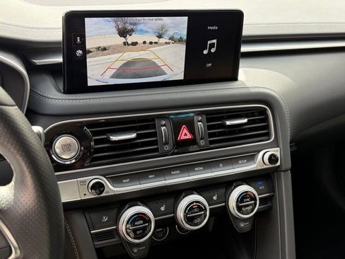 Used 2022 Genesis G70 2.0T image 14