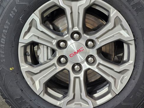 Used 2024 GMC Sierra 1500 SLT AWD/4WD image 8