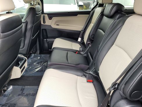 Used 2025 Honda Odyssey Elite image 17