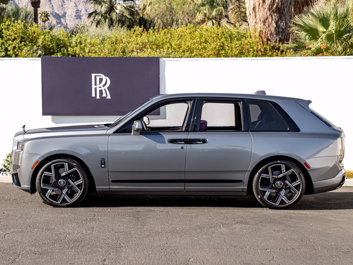 Used 2027 Rolls-Royce Cullinan Black Badge AWD/4WD image 3