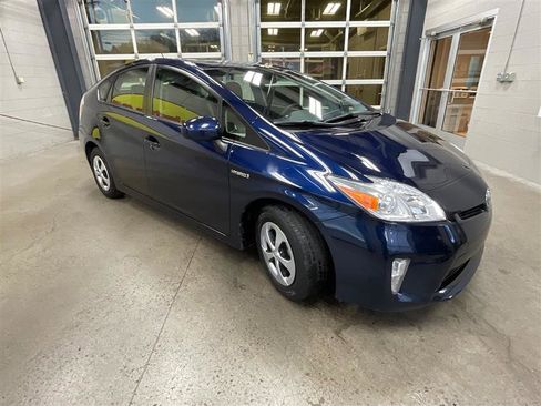 Used 2012 Toyota Prius Three image 7