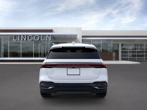 New 2026 Lincoln Nautilus Premier image 5