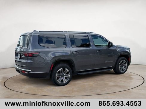 Used 2022 Jeep Wagoneer Series III w/ Flexible Seating Group AWD/4WD image 3