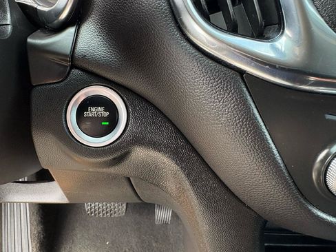 Used 2024 Chevrolet Equinox LT FWD image 30