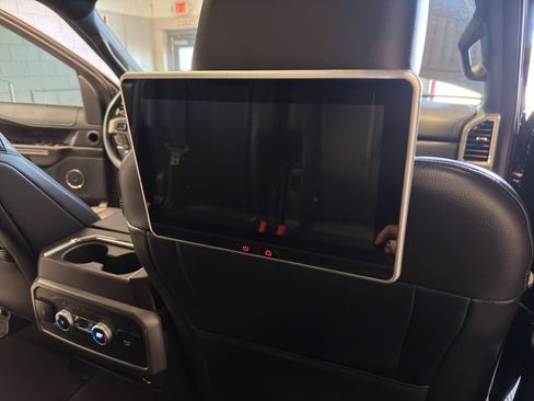 Used 2021 Ford Expedition XLT AWD/4WD image 26