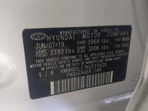 Used 2019 Hyundai Elantra GT FWD image 33