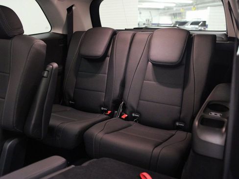 New 2026 Mercedes-Benz GLS 450 4MATIC image 14