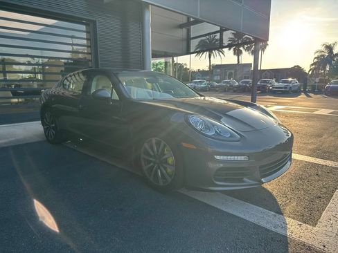 Used 2015 Porsche Panamera S RWD image 4