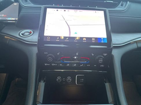 New 2025 Jeep Grand Cherokee Limited image 17