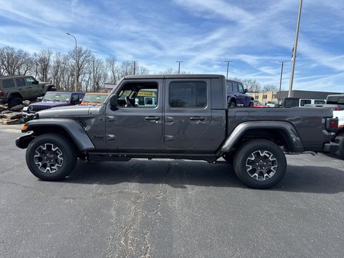 New 2026 Jeep Gladiator Sport AWD/4WD image 3