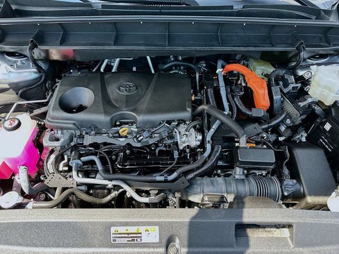 Used 2022 Toyota Highlander XLE AWD/4WD image 38