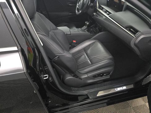 Used 2023 Toyota RAV4 TRD Off-Road image 8