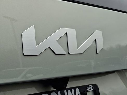 New 2027 Kia Telluride S image 11