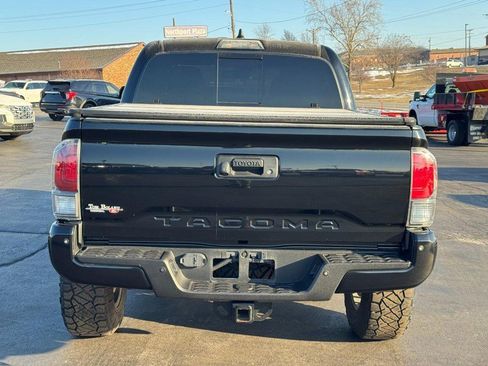 Used 2020 Toyota Tacoma TRD Off-Road w/ TRD Premium Off Road Package image 4