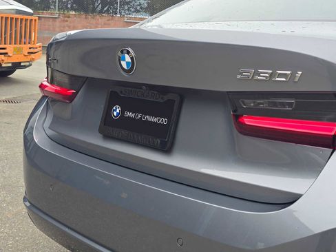 Used 2025 BMW 330i xDrive Sedan AWD/4WD image 13