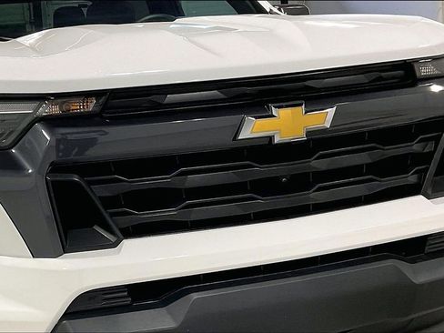 Used 2025 Chevrolet Colorado LT w/ LT Convenience Package image 38