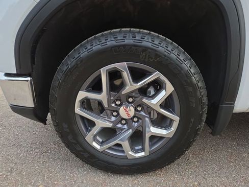 Used 2026 GMC Sierra 1500 SLT image 7