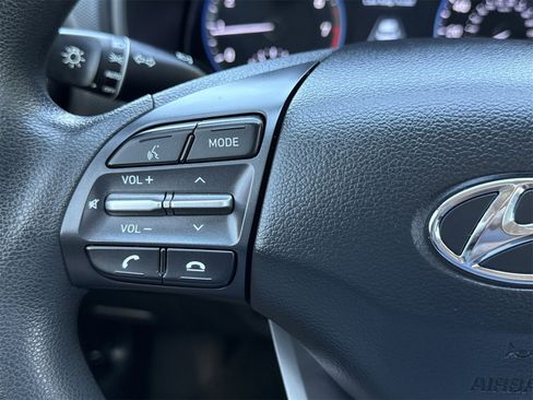 Used 2021 Hyundai Kona SE image 17