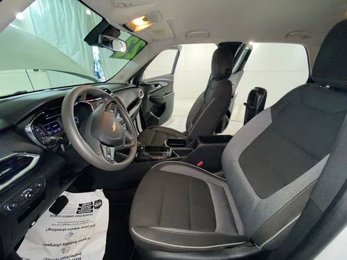 Used 2023 Chevrolet TrailBlazer LT FWD image 24