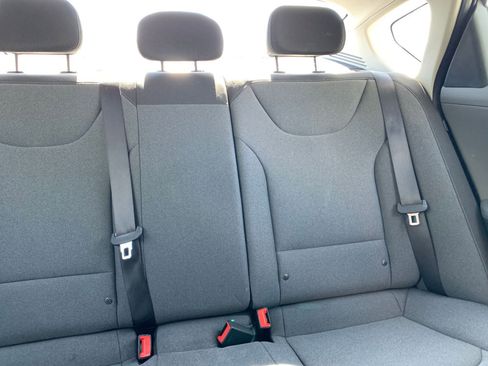 Used 2025 Kia K4 LXS image 36