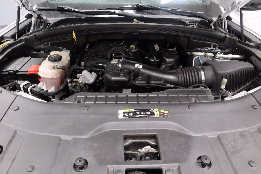 Used 2024 Jeep Grand Cherokee Altitude AWD/4WD image 17