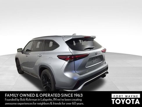 Used 2025 Toyota Highlander XSE AWD/4WD image 9