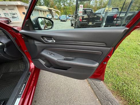 Used 2019 Nissan Altima 2.5 SR w/ SR Premium Package image 14