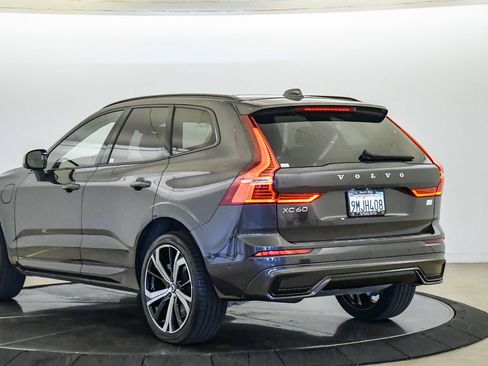 Certified 2024 Volvo XC60 T8 Ultimate w/ Protection Package Premier AWD/4WD image 2