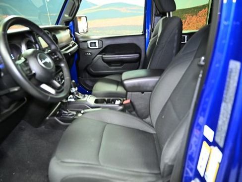 Used 2018 Jeep Wrangler Unlimited Sport S image 22