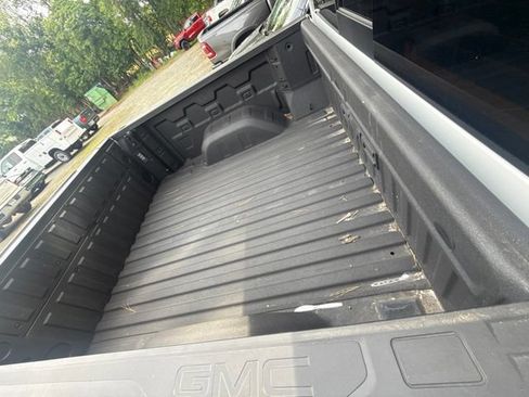 Used 2025 GMC Sierra 1500 AT4 w/ AT4 Premium Package AWD/4WD image 19