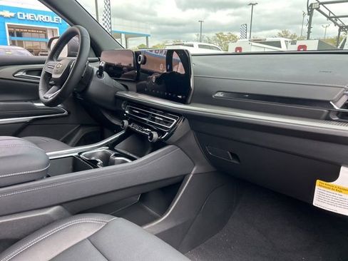 New 2026 Chevrolet Traverse LT w/ Sun and Wheel Package image 35