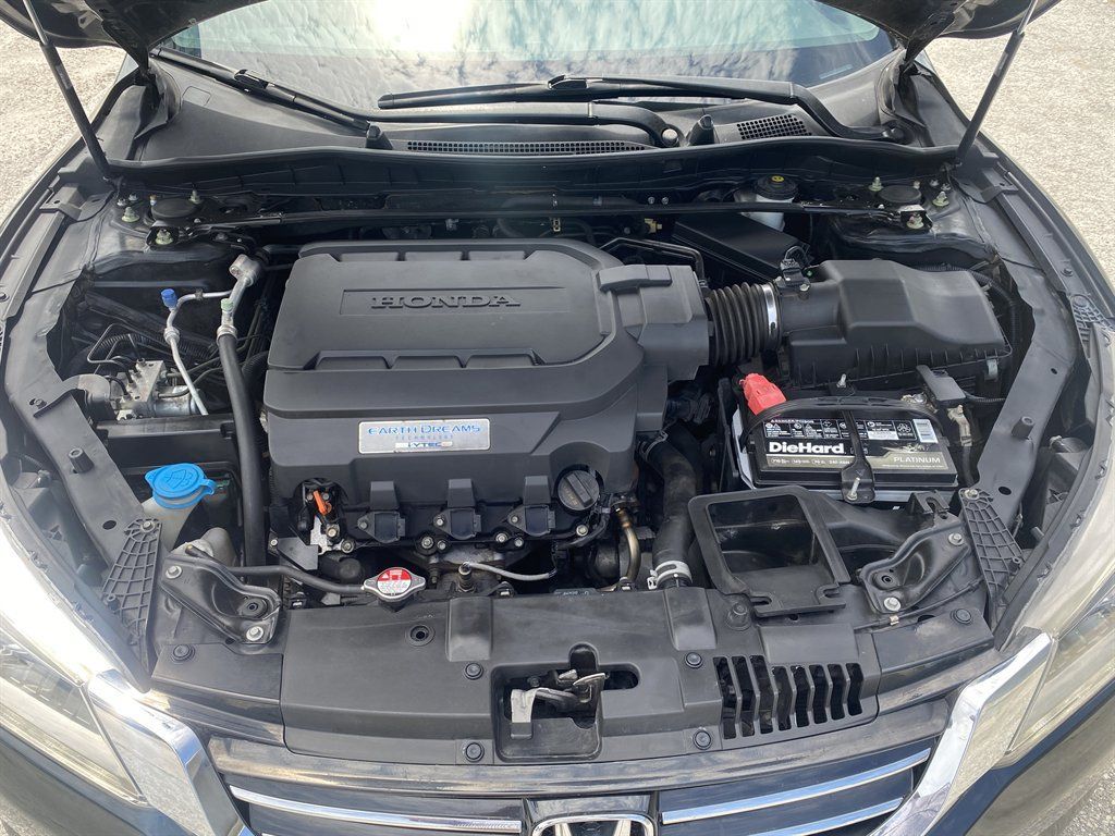 Used 2015 Honda Accord Touring image 25