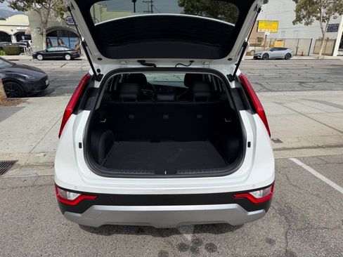 Used 2024 Kia Niro EX FWD image 42