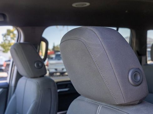 Used 2025 GMC Acadia Elevation image 11