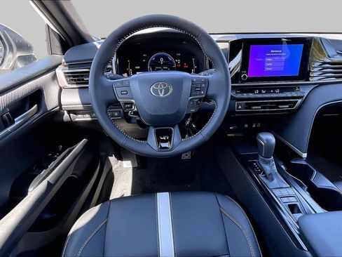 Used 2026 Toyota Camry SE FWD image 4