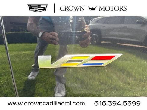 New 2026 Cadillac Escalade V w/ LPO, ONYX Package AWD/4WD image 4