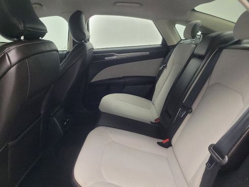 Used 2019 Ford Fusion SE w/ Equipment Group 151A FWD image 18