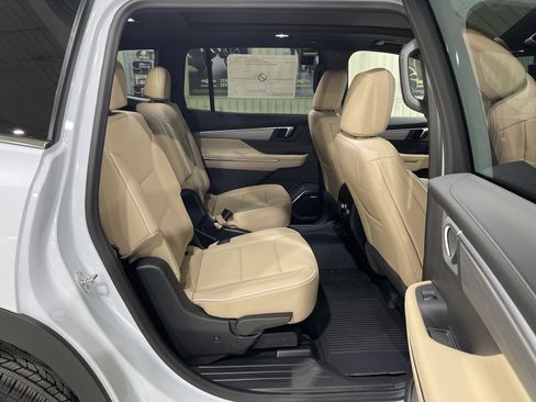 New 2026 Buick Enclave Preferred image 17