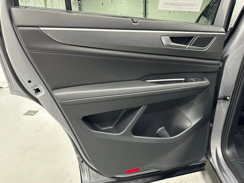 Used 2025 Volkswagen Atlas Cross Sport SE image 44