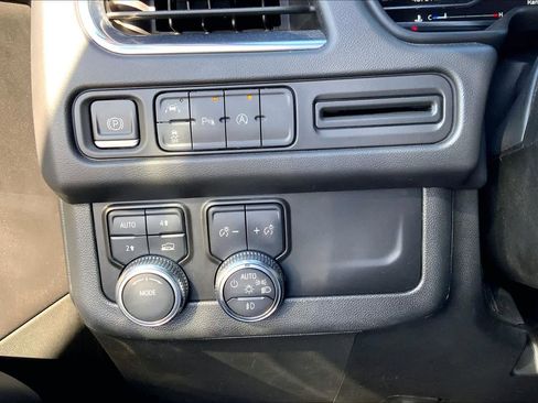 Used 2023 GMC Yukon SLT image 36