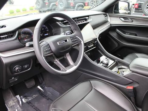 Used 2024 Jeep Grand Cherokee L Limited w/ Black Appearance Package AWD/4WD image 3