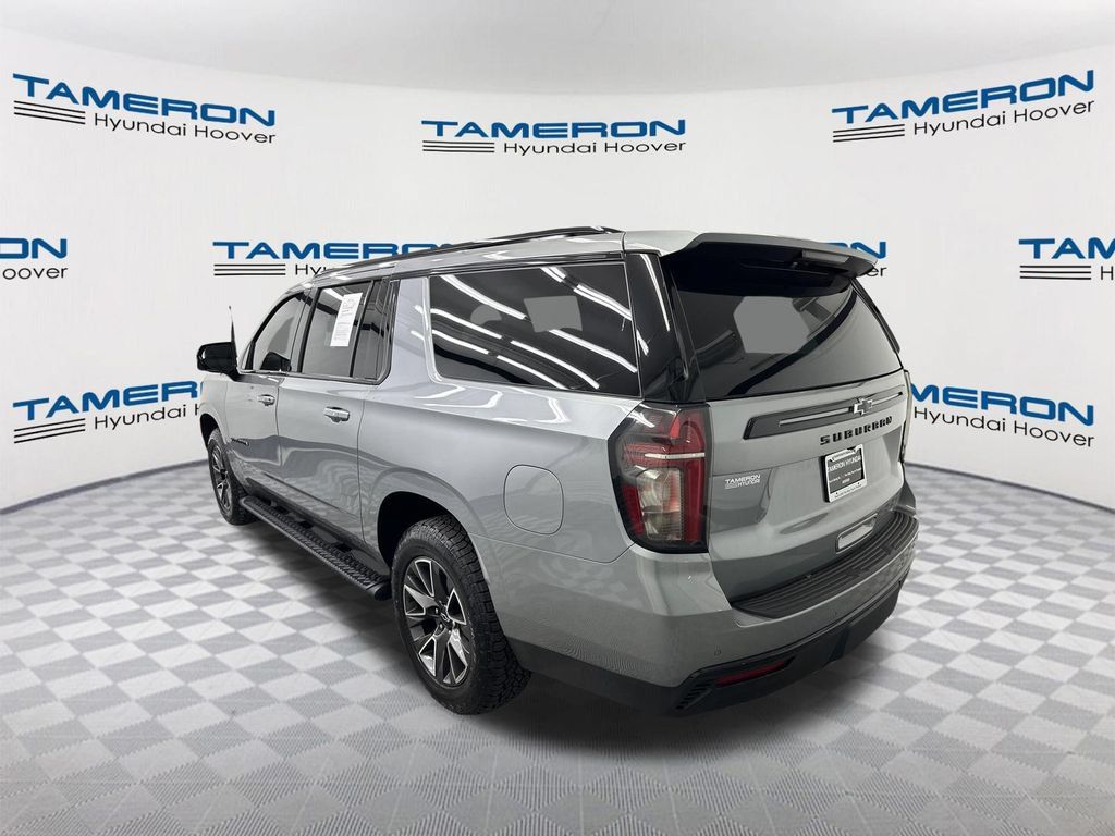 Used 2023 Chevrolet Suburban Z71 w/ Luxury Package AWD/4WD image 3