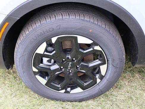 Used 2025 Kia Sorento S image 30