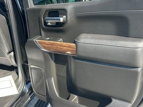 Certified 2022 Chevrolet Silverado 1500 High Country w/ Technology Package AWD/4WD image 40