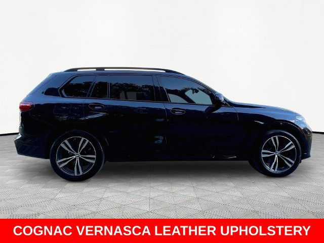 Used 2022 BMW X7 xDrive40i w/ M Sport Package AWD/4WD image 4